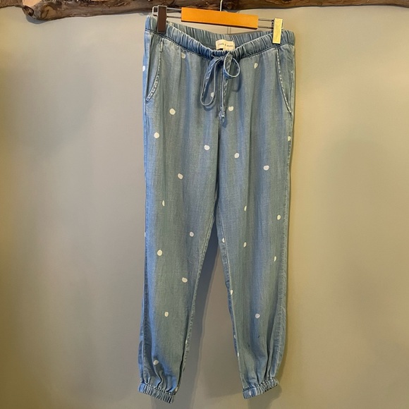 Cloth & Stone | Chambray Polka Dot Joggers - Picture 2 of 6